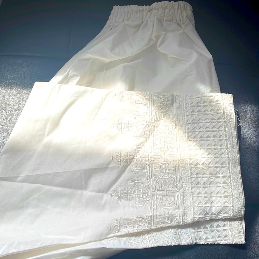 Embroidered Breathable and comfortable pants